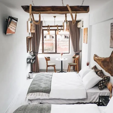 Hotel Pandan Karakoy 3*