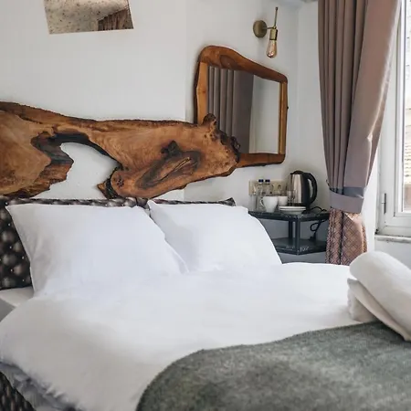 Pandan Karakoy 3*