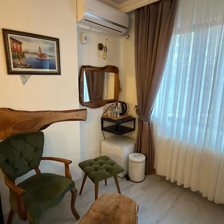 Pandan Karakoy 3*